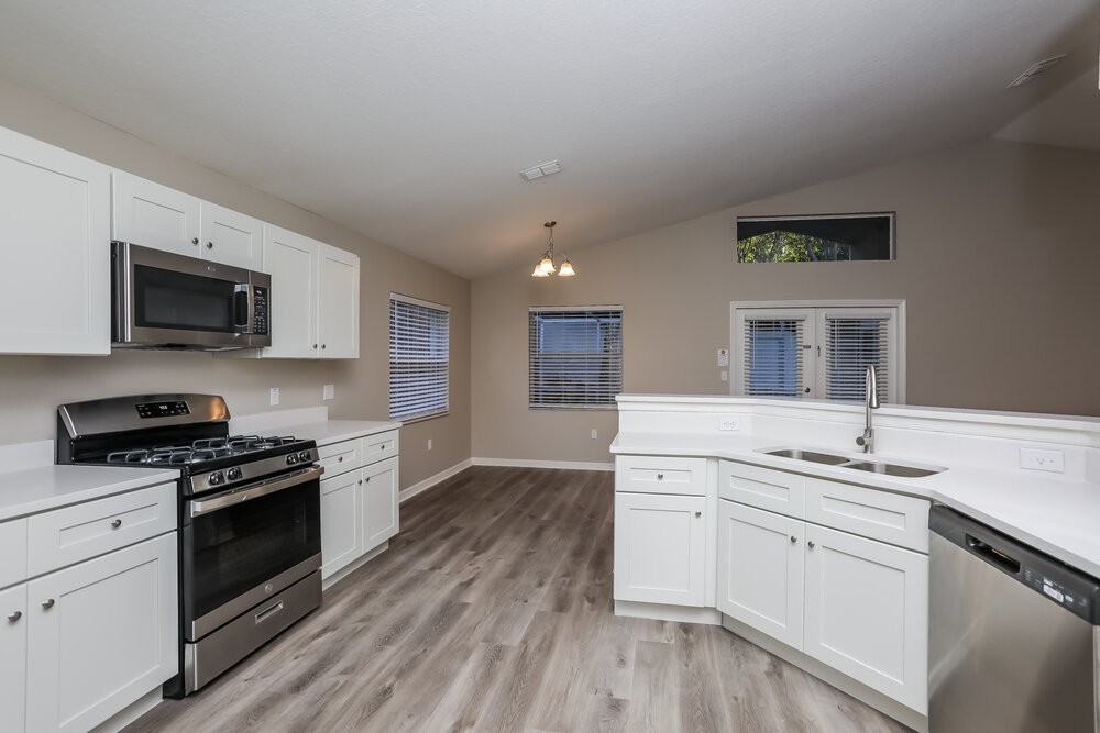 827 High Pointe Cir - Photo 7 of 16