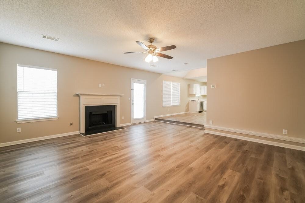 313 Randy Way - Photo 6 of 17