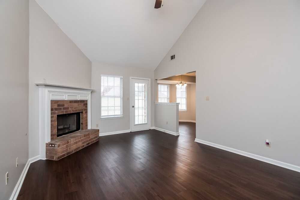 7457 Jennifer Dr - Photo 2 of 14