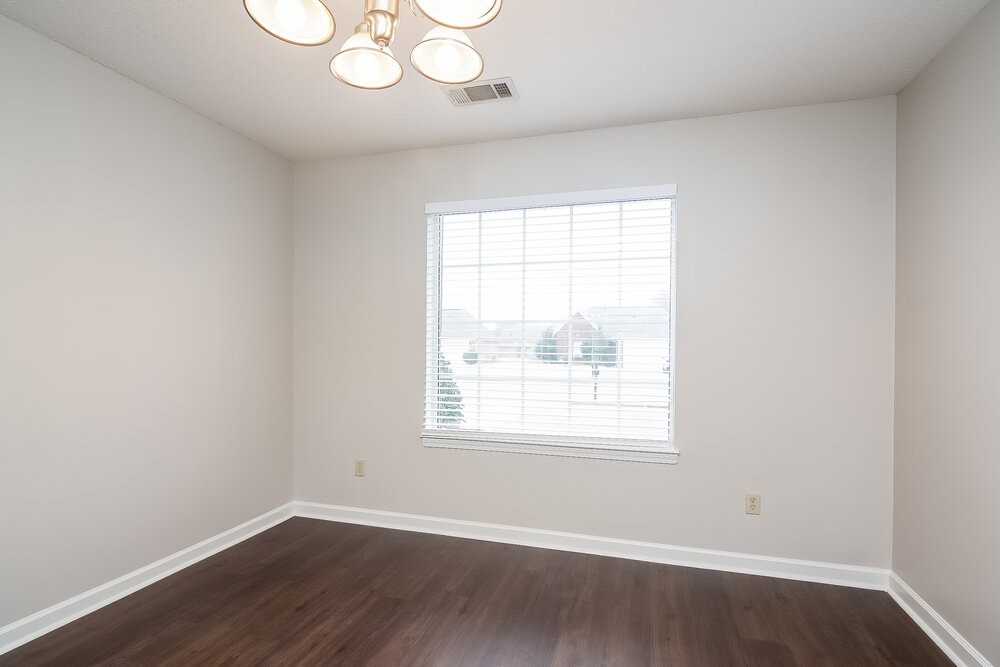 7457 Jennifer Dr - Photo 3 of 14