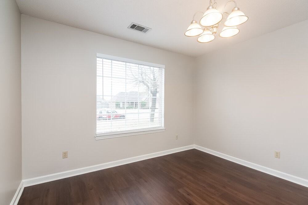 7457 Jennifer Dr - Photo 4 of 14