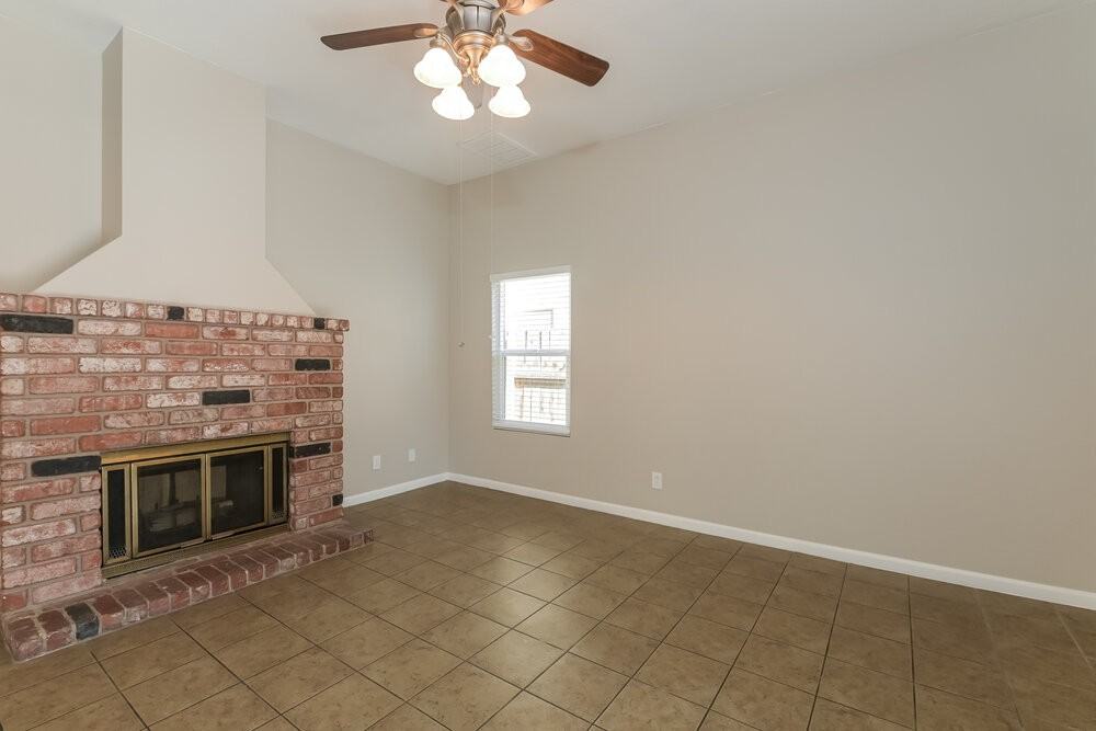 526 Dutchman Ave - Photo 6 of 17