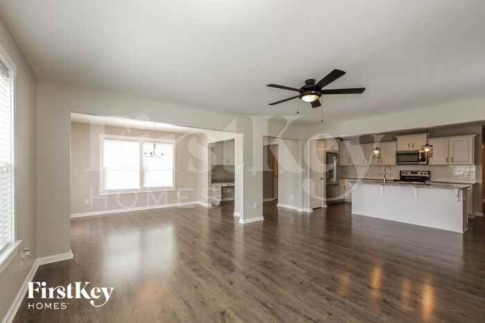 3530 Saddlebrook Dr - Photo 2 of 15