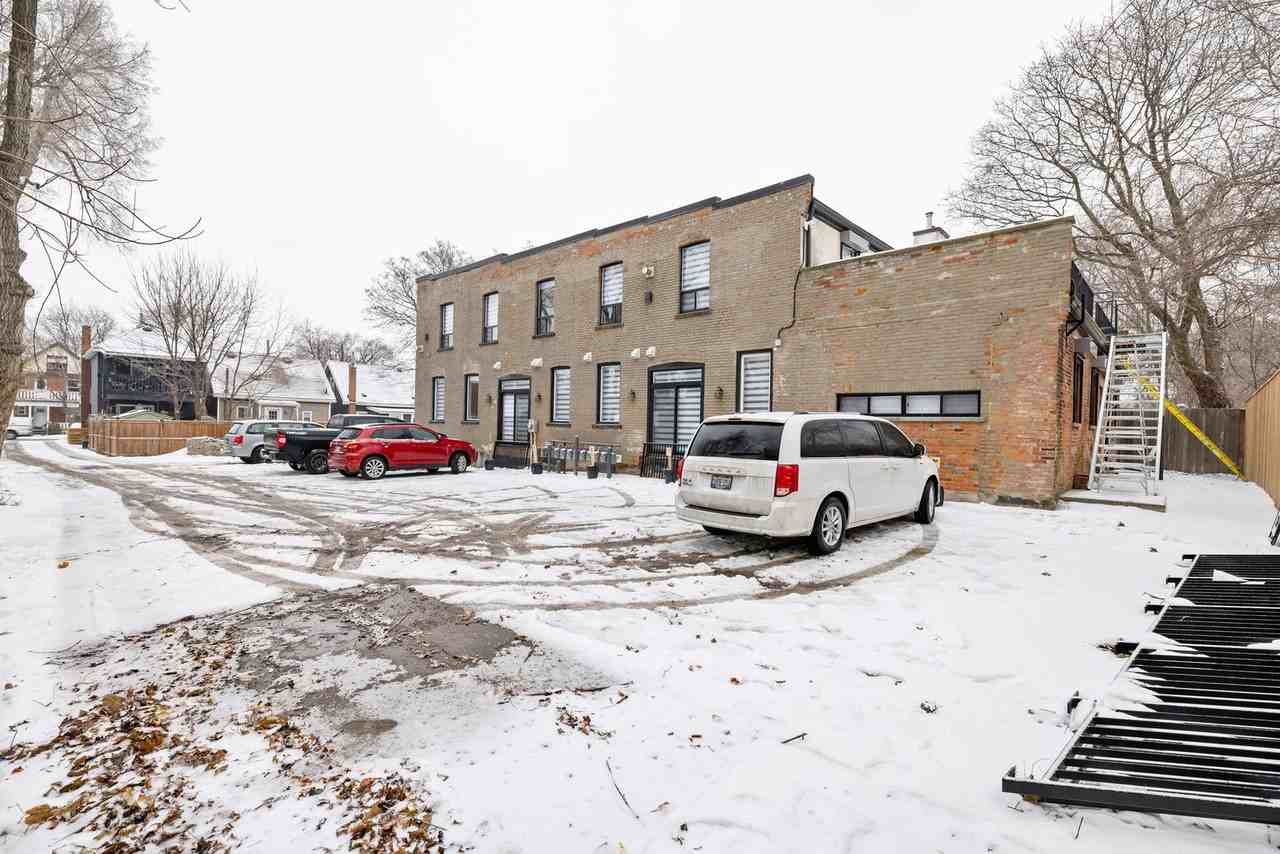 302 Cumberland Ave - Photo 2 of 36