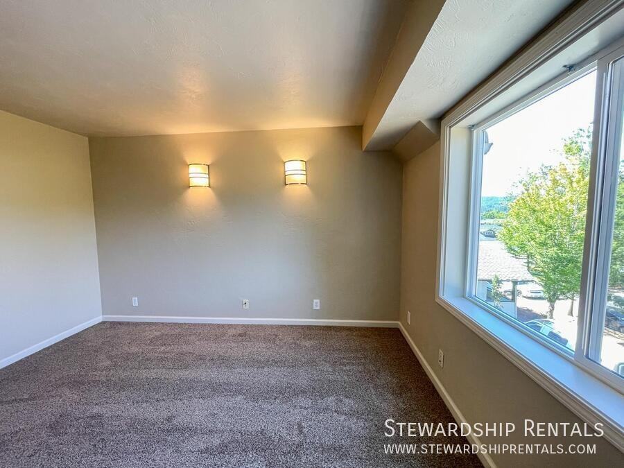 1825 Harris St #6 - Photo 7 of 22