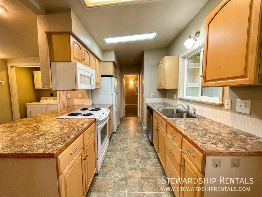 2024 Emerald St #7 - Photo 7 of 15