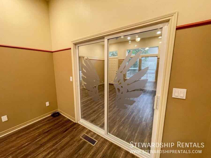 600 E 8th Ave - Photo 6 of 44