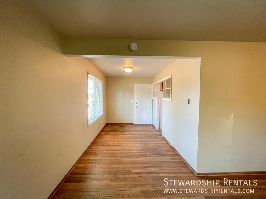 2009 Nw Tyler Ave - Photo 5 of 22