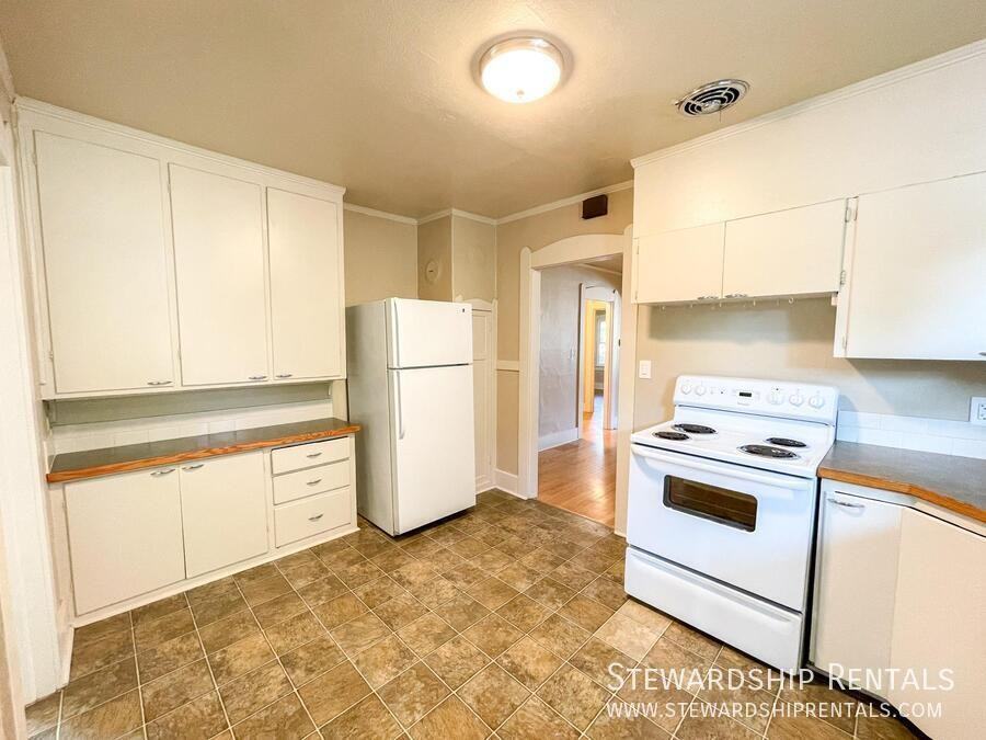 1745 Olive St - Photo 7 of 27