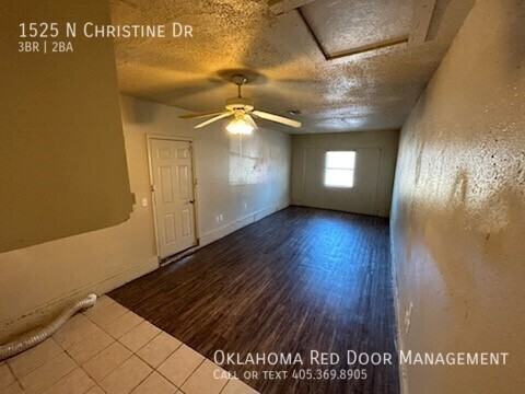 1525 N Christine Dr - Photo 5 of 20