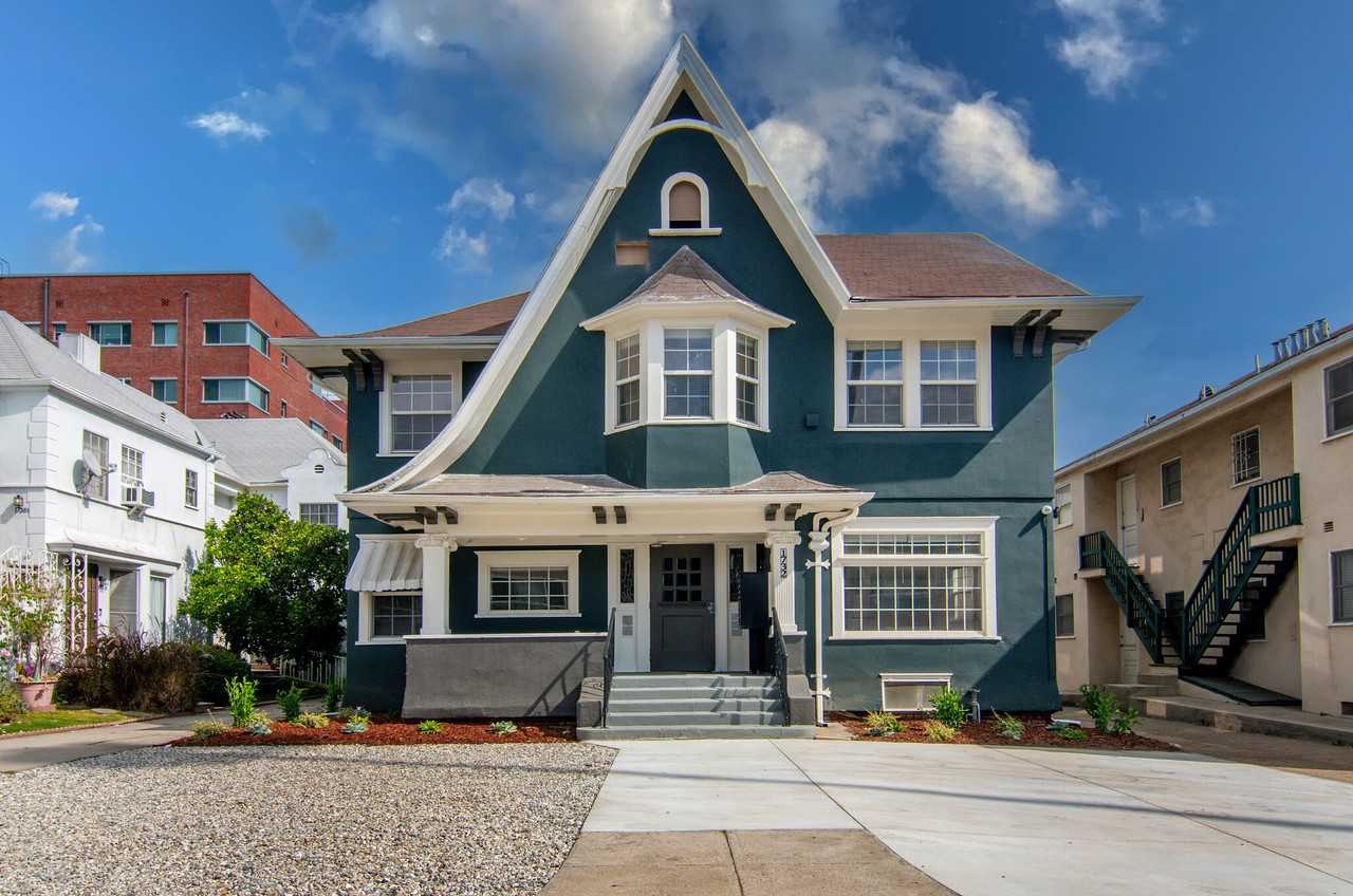 Wilton Place Apartments - Photo 3 of 7