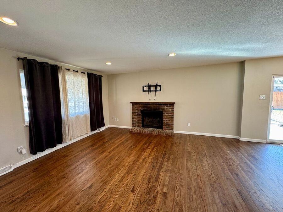 13094 E Dakota Ave - Photo 3 of 31