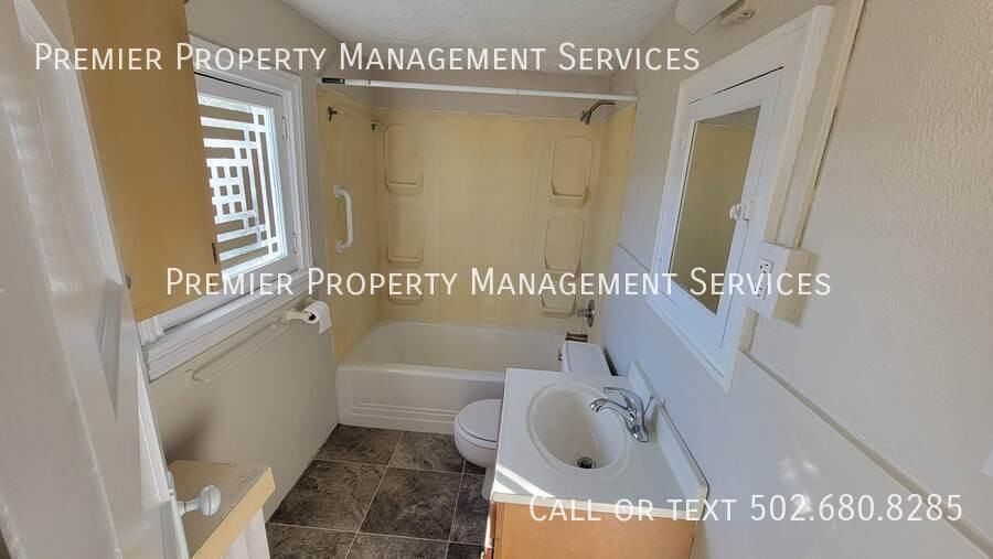 4526 S 6th St - Photo 3 of 14