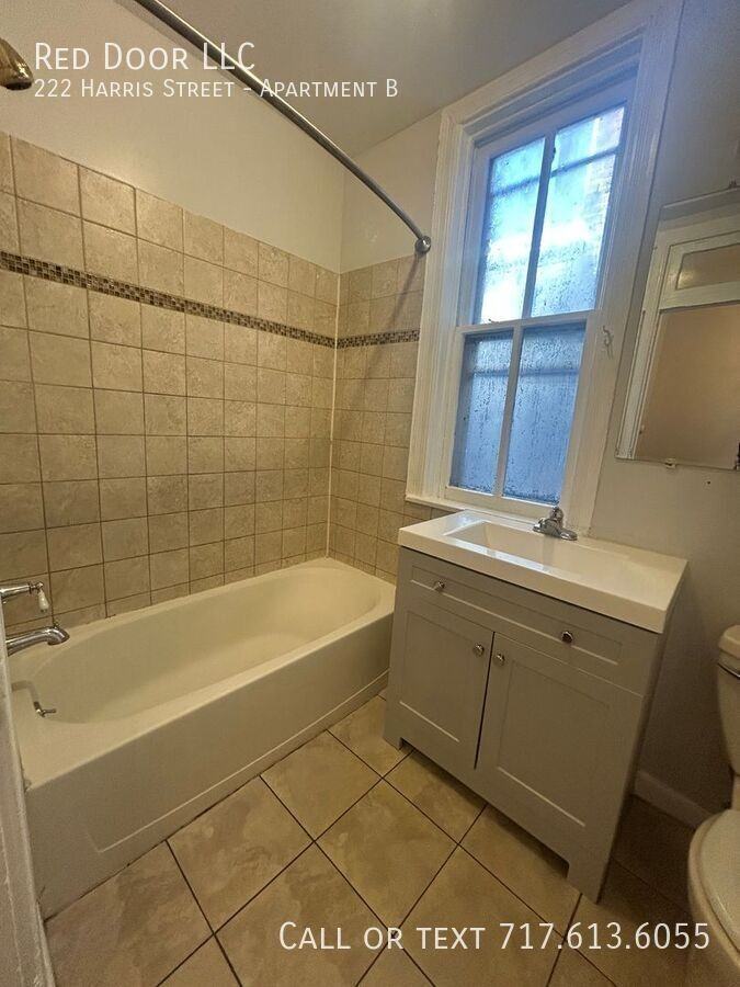 222 Harris St #B - Photo 5 of 22