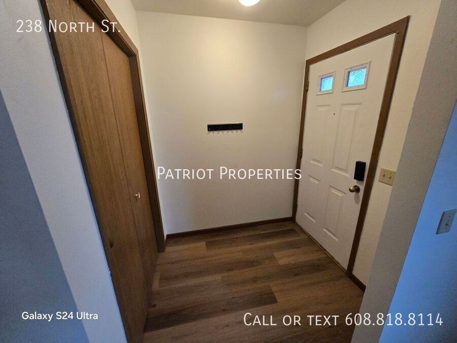 238 North St - Photo 3 of 34