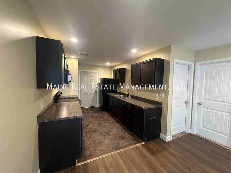 46 Basketball Ct - Photo 2 of 21