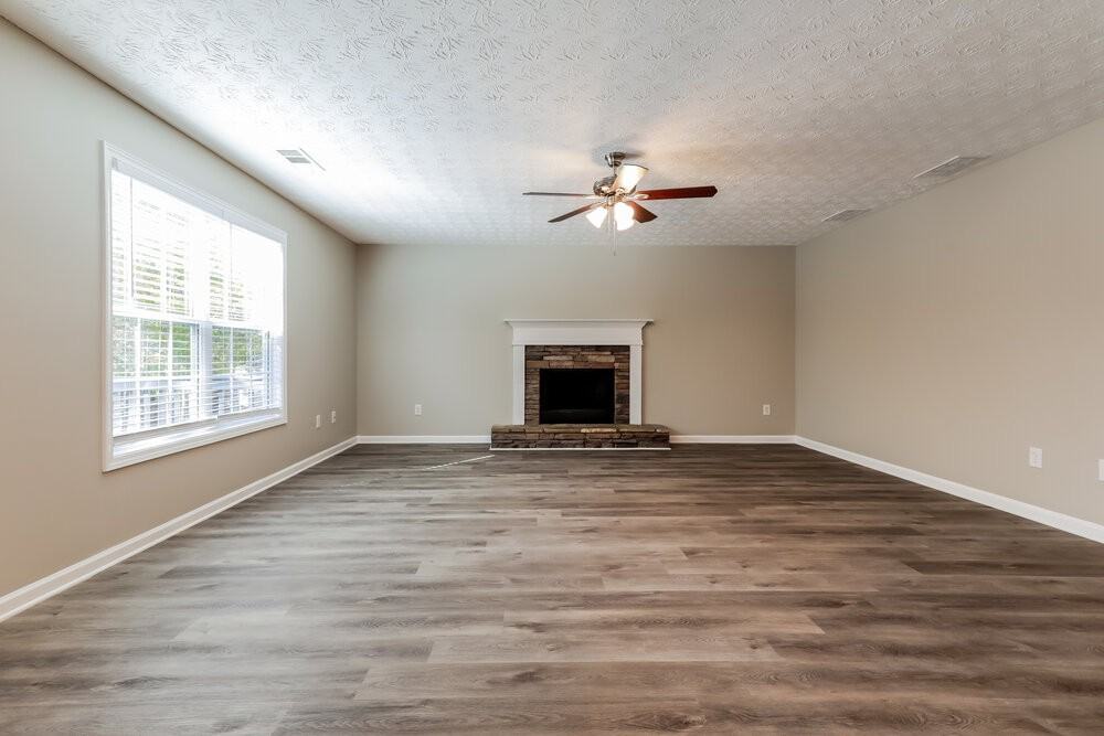 734 Thompson Ridge Dr - Photo 5 of 18