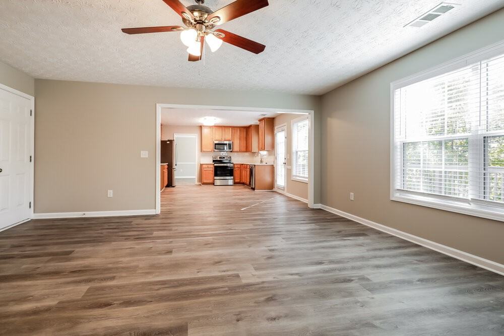 734 Thompson Ridge Dr - Photo 6 of 18