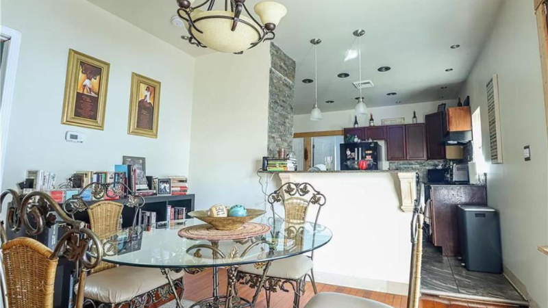 183 Florida St - Photo 2 of 12