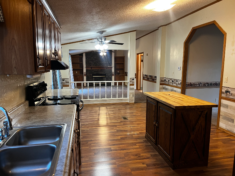 1373 Pyle Rd - Photo 3 of 13