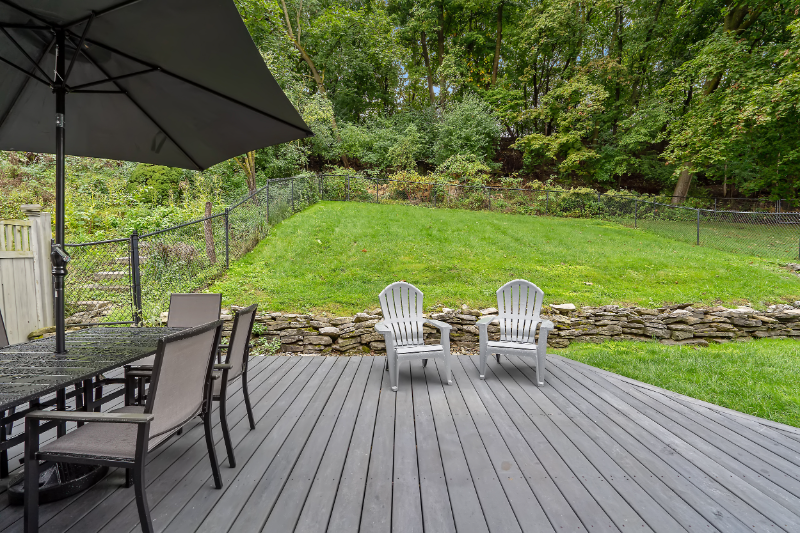 305 Myrtle St - Photo 3 of 20