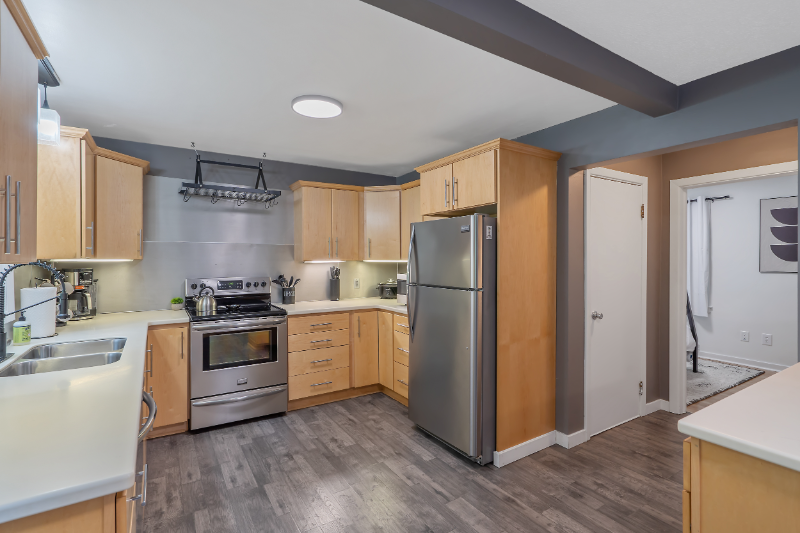 305 Myrtle St - Photo 6 of 20