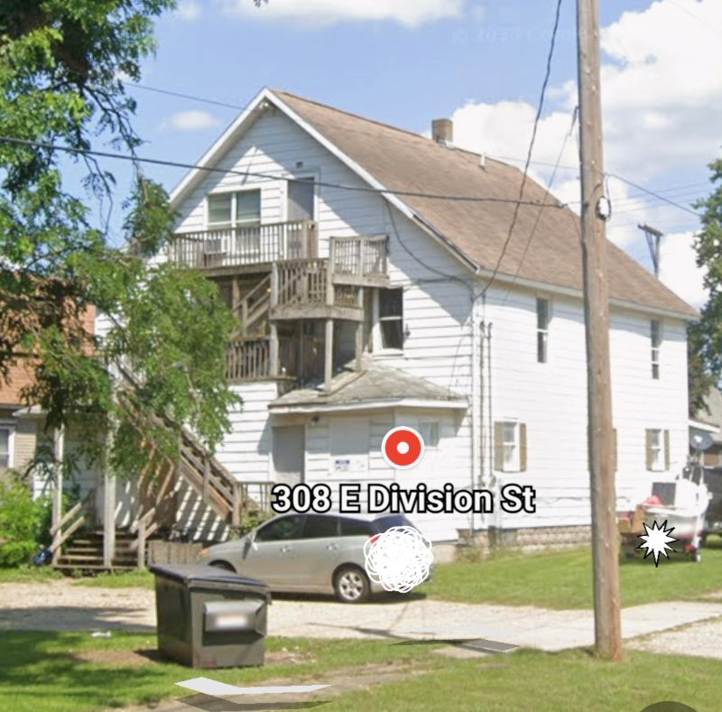 308 E Division St #1 - Photo 3 of 12