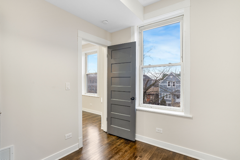 1707 N Harding Ave #3 - Photo 5 of 11