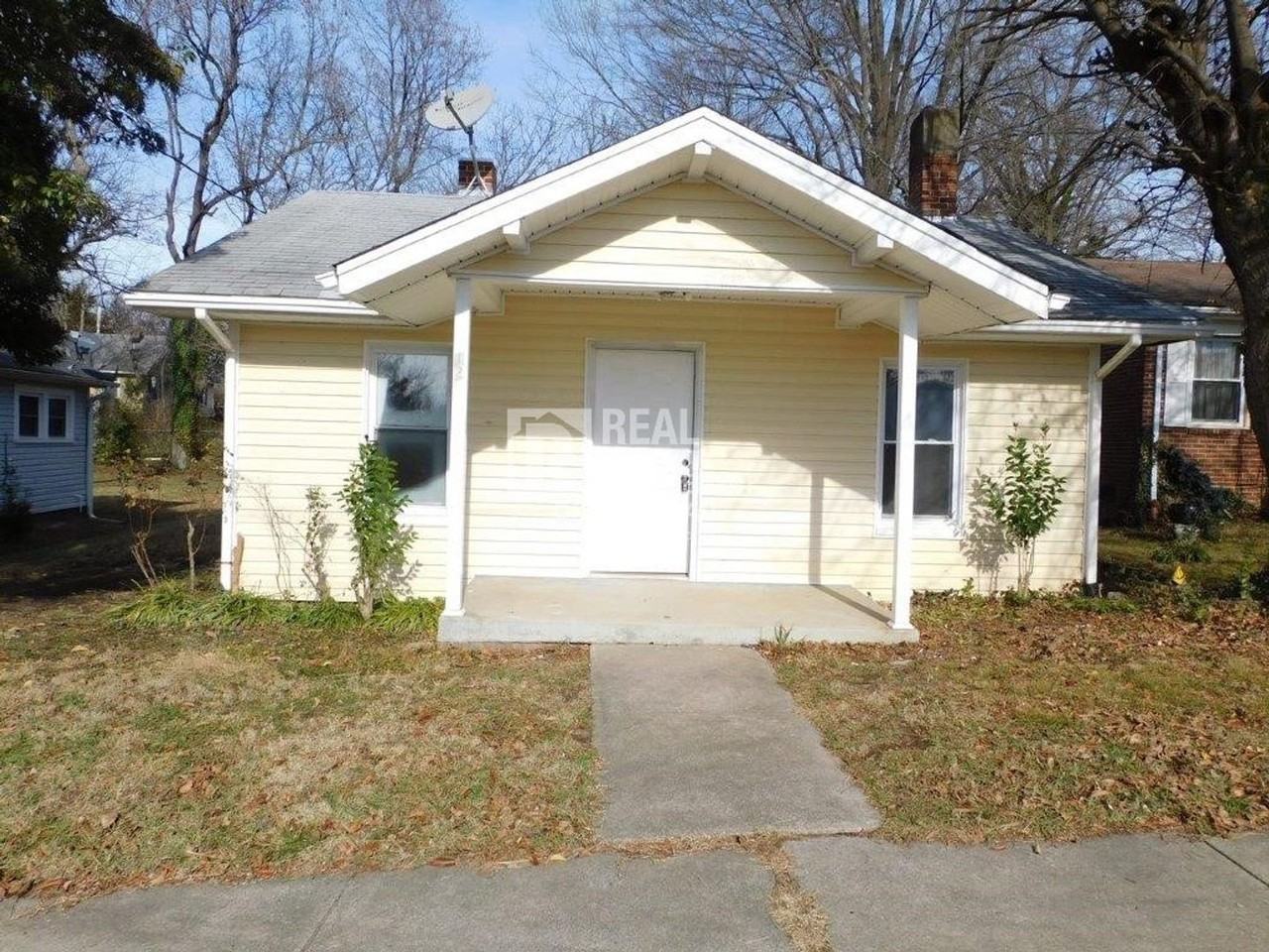 1217 Pearson Pl - Photo 2 of 21