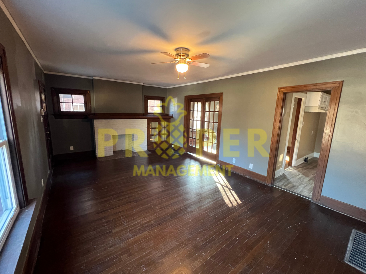 1115 Grafton Ave - Photo 4 of 12