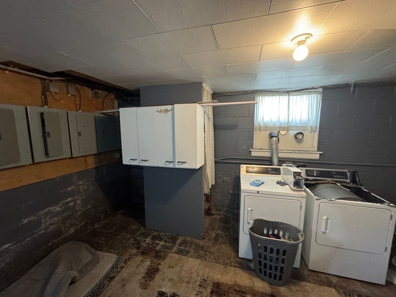 143 W Locust Street - Photo 5 of 24