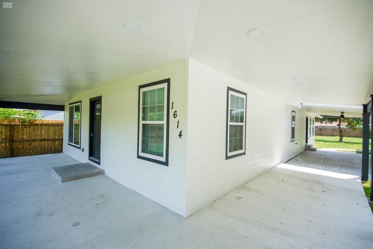 1614 Clare Dr - Photo 3 of 36