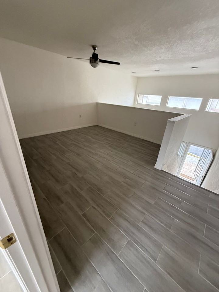 3977 Crayrich Cir - Photo 2 of 10