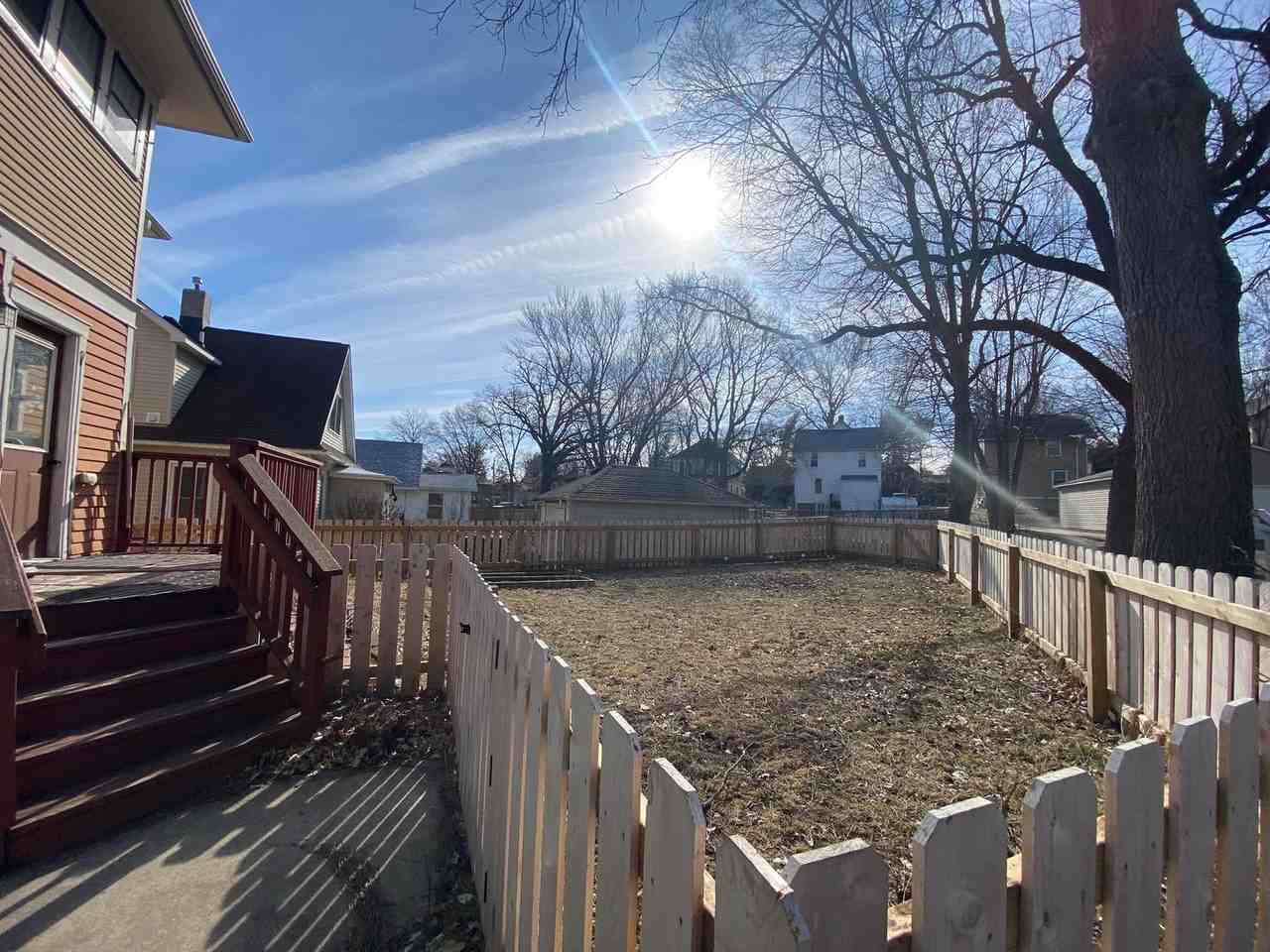 1207 Muscatine Avenue - Photo 3 of 22