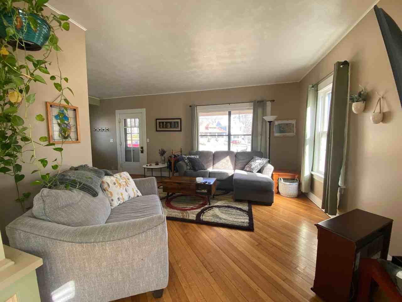 1207 Muscatine Avenue - Photo 5 of 22