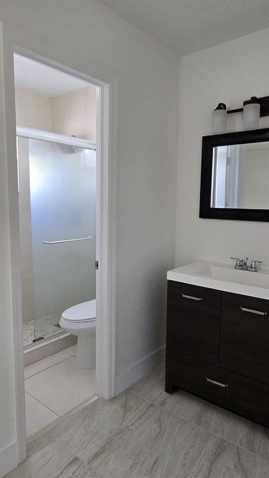 2728 Southwest 5th Street #NA - Photo 6 of 10