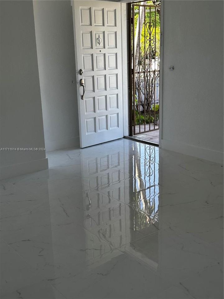 3220 Sw 4th St #NA - Photo 4 of 7