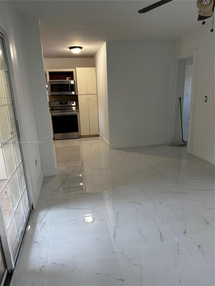 3220 Sw 4th St #NA - Photo 6 of 7