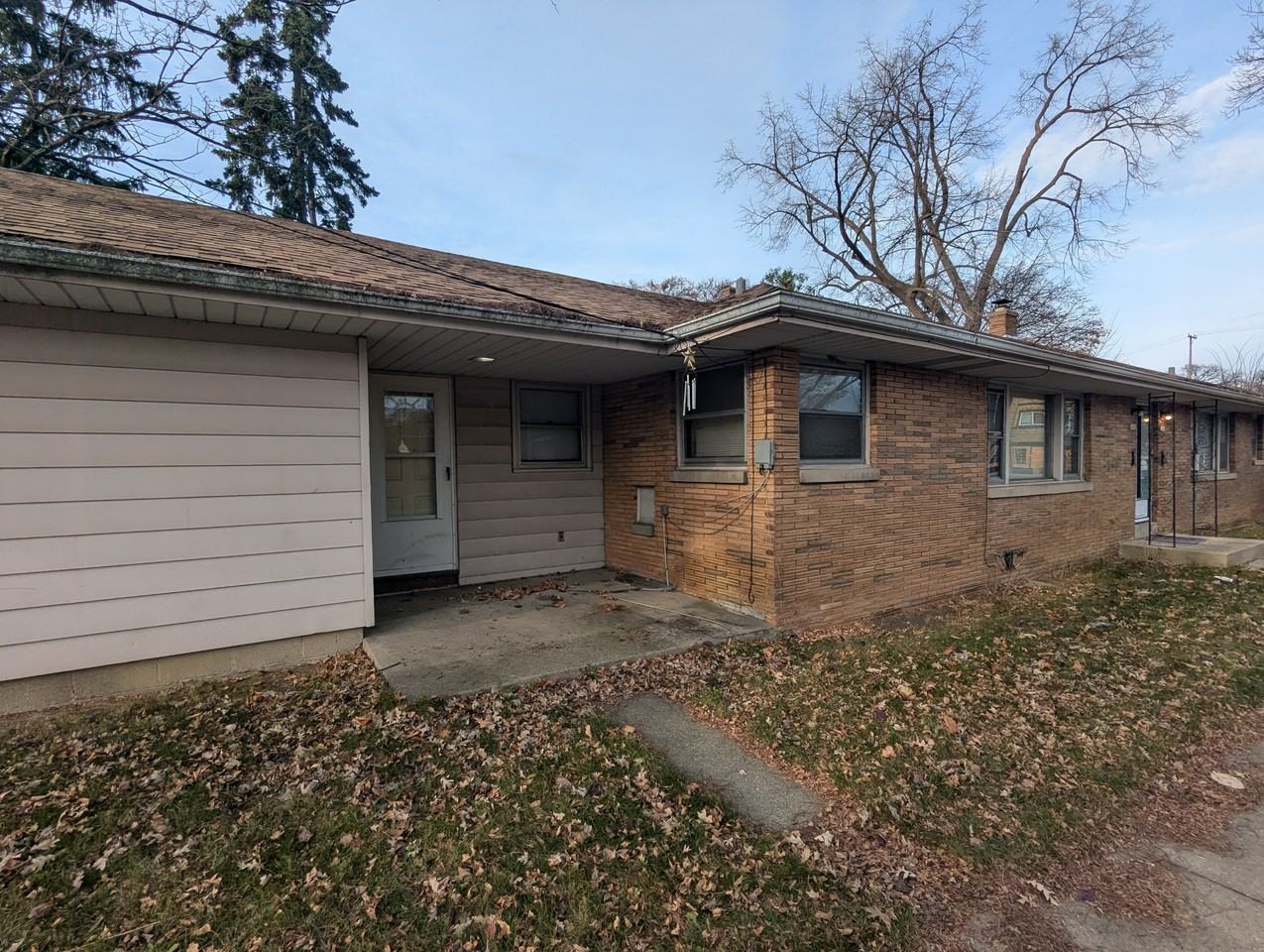 4802 W Hoyt Pl #2 - Photo 2 of 11