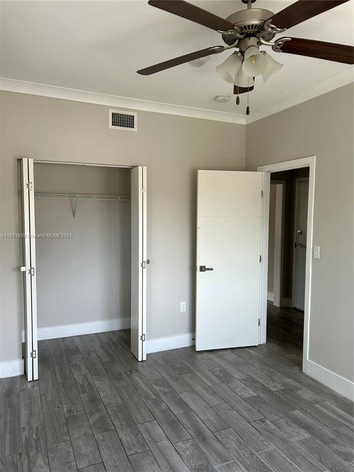 222 Sidonia Ave #11 - Photo 5 of 9