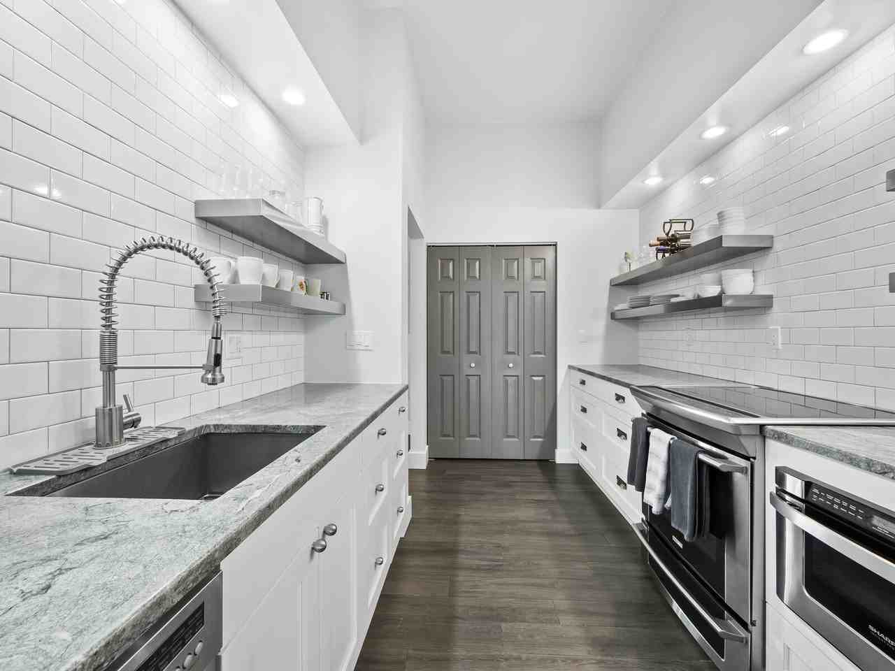 205 Golden Gate Pt #402 - Photo 6 of 49