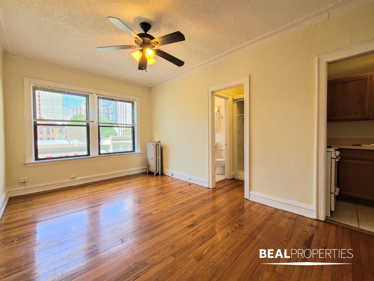 1164 North Dearborn Street #414 - Photo 3 of 5