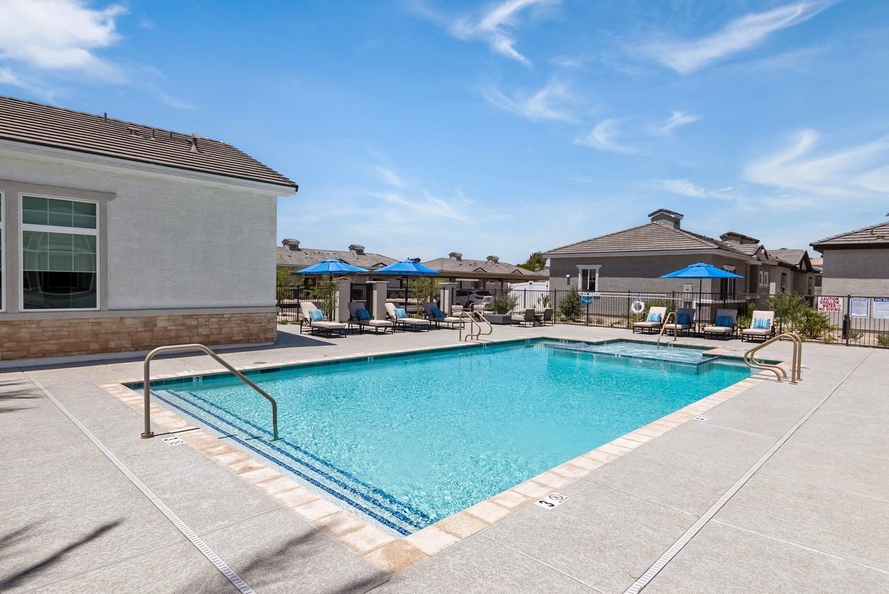 Zora Encanto - Photo 6 of 31