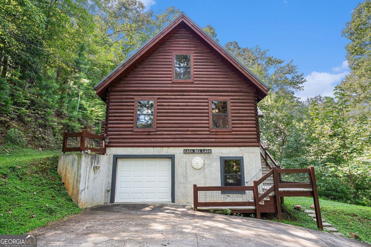 657 Beaver Lake Dr - Photo 3 of 46