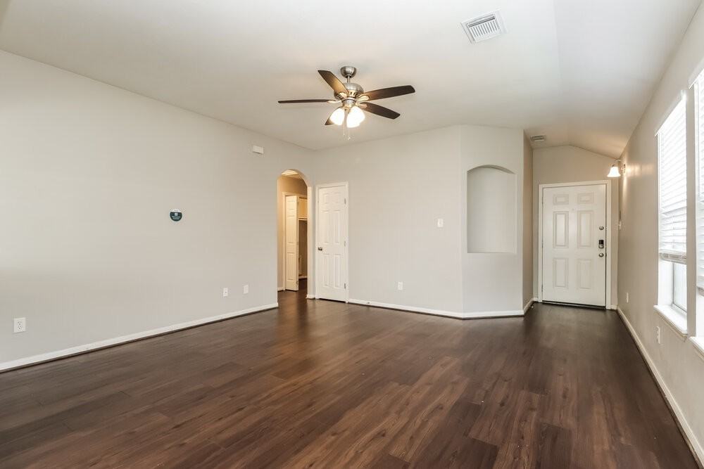 3610 Fiorella Way - Photo 4 of 16