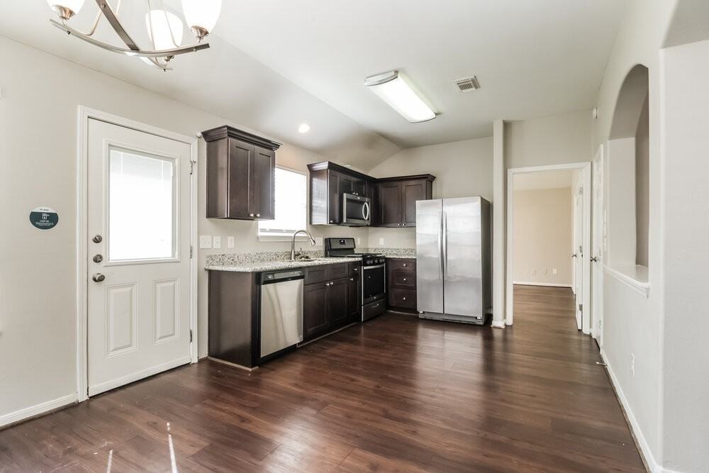 3610 Fiorella Way - Photo 7 of 16