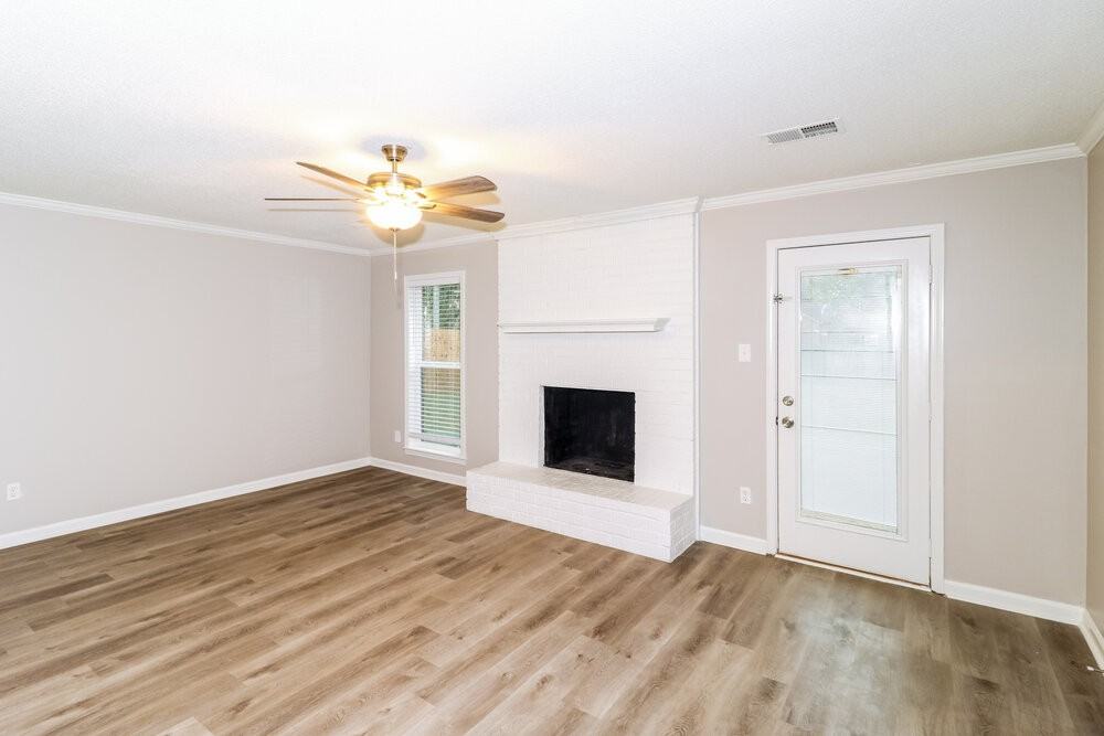 3881 Cherry Hill Ln - Photo 4 of 16