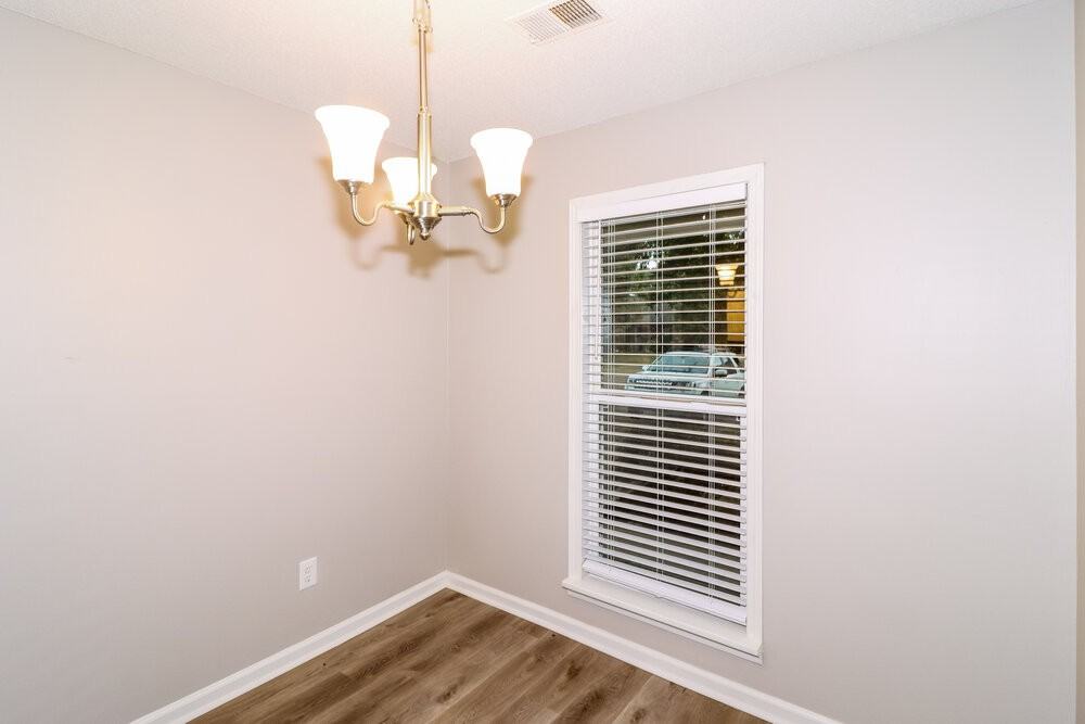 3881 Cherry Hill Ln - Photo 6 of 16