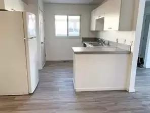 9513 79 Ave #B - Photo 2 of 6