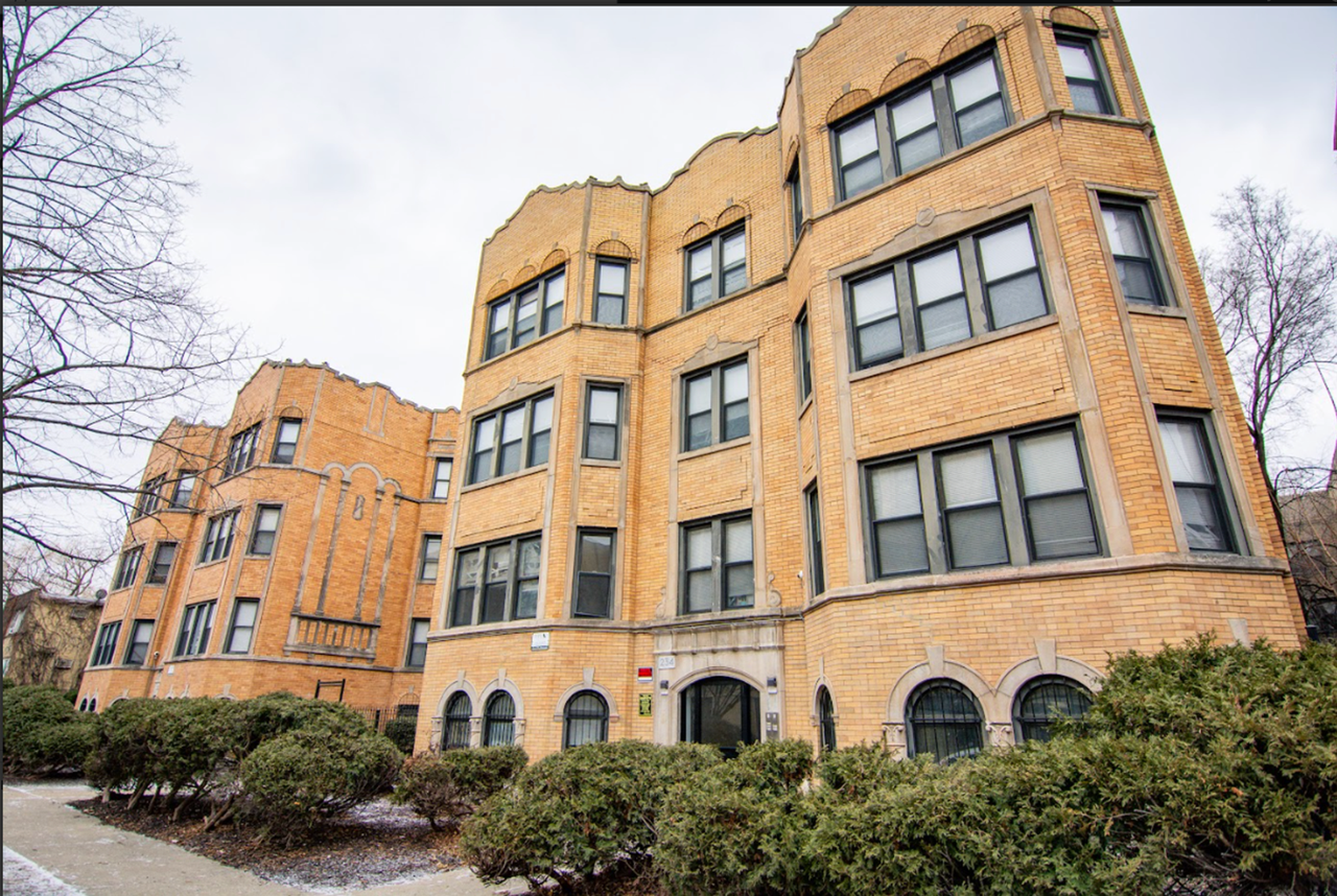 234 N Pine Ave - Photo 3 of 9
